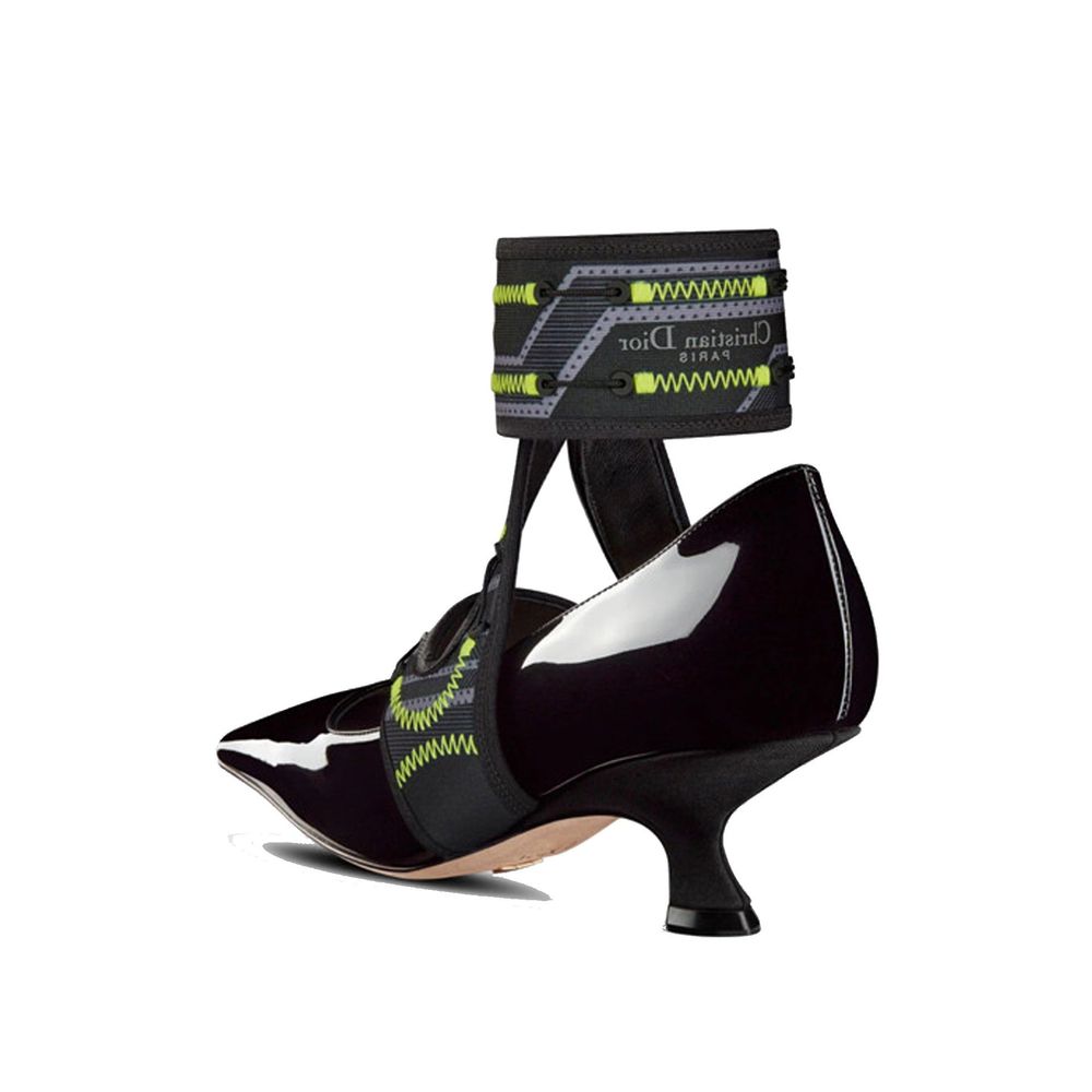 62-22 Leather Pumps